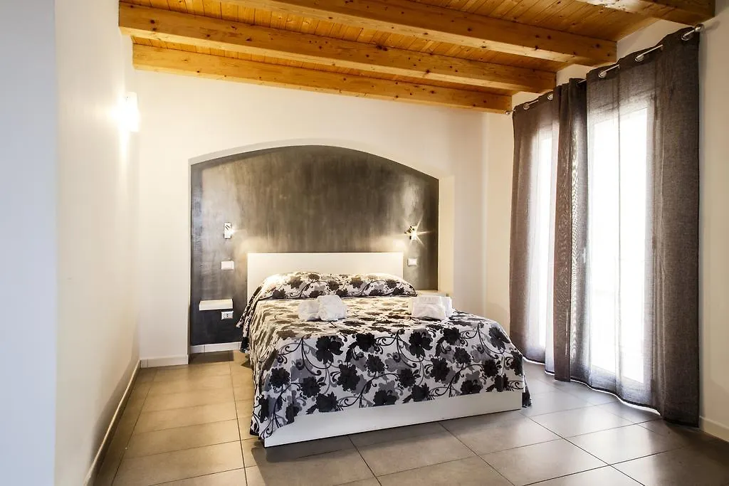 Opera Suite Castellammare del Golfo 0*,  Italien